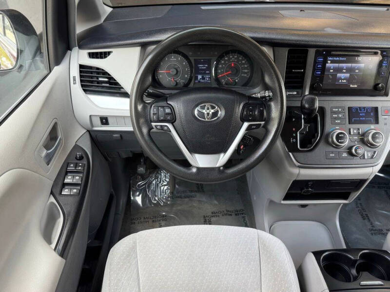 2017 Toyota Sienna