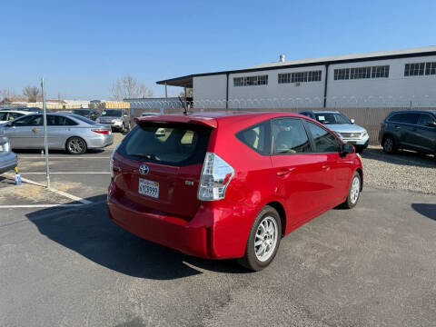 2012 Toyota Prius v Three