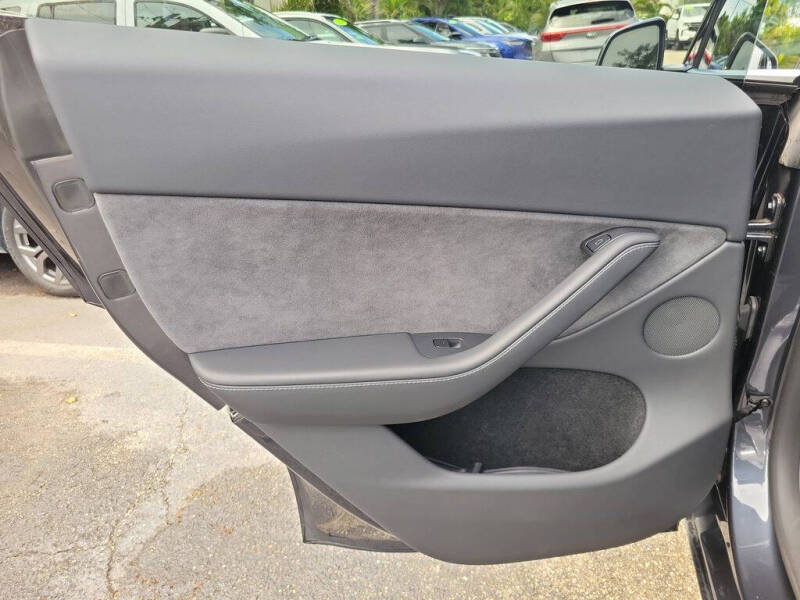 2025 Tesla Model Y Performance