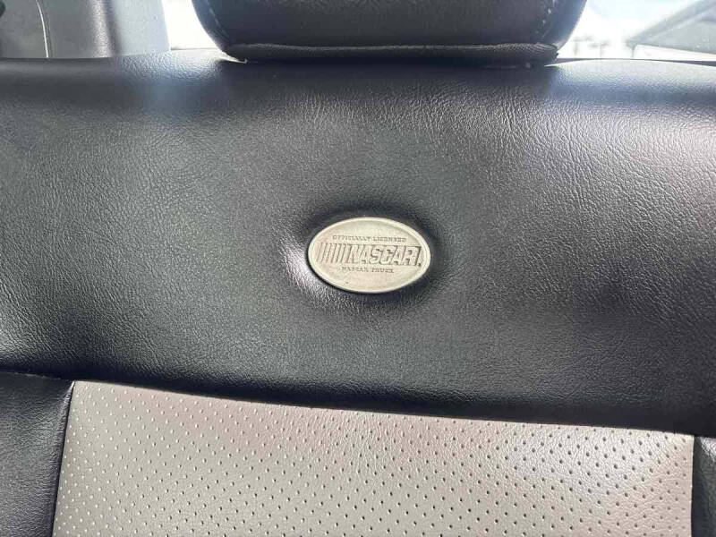 2005 Ford F-150 Lariat