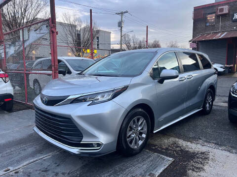 2021 Toyota Sienna XLE 7-Passenger