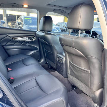 2018 Infiniti Q70 3.7 Luxe