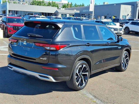 2024 Mitsubishi Outlander PHEV SE