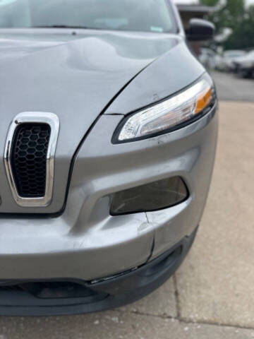 2016 Jeep Cherokee Sport