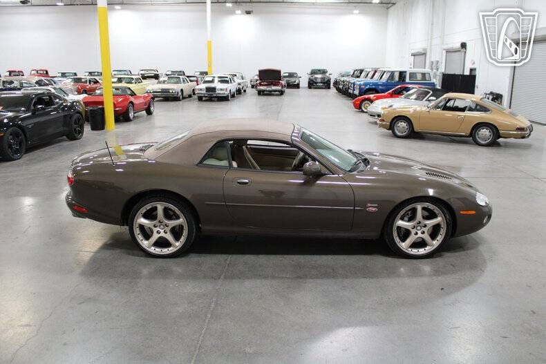 2001 Jaguar XKR
