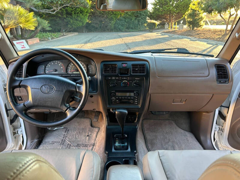 2002 Toyota 4Runner SR5