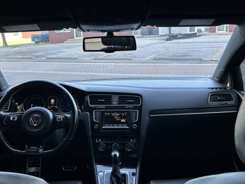 2015 Volkswagen Golf R 4Motion