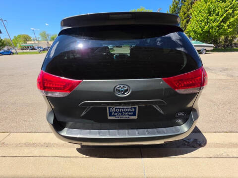 2011 Toyota Sienna LE 8-Passenger
