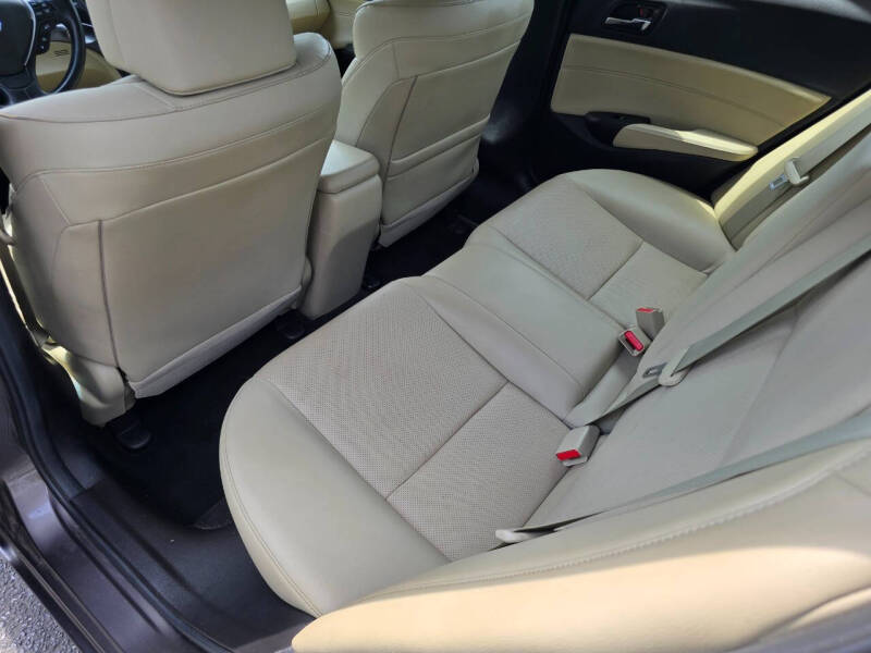2013 Acura ILX 2.0L w/Tech