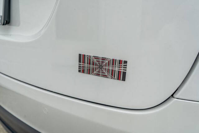 2022 Tesla Model X 17