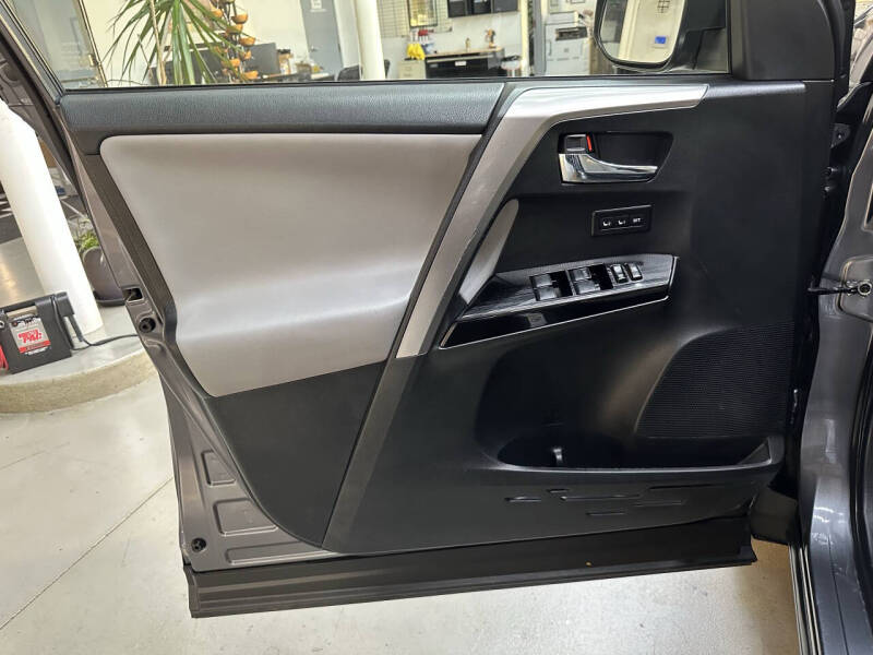 2016 Toyota RAV4 Hybrid Limited