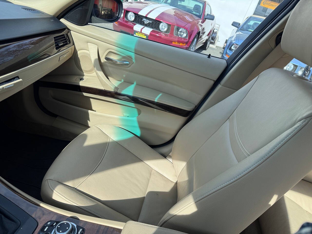 2011 BMW 3 Series 12