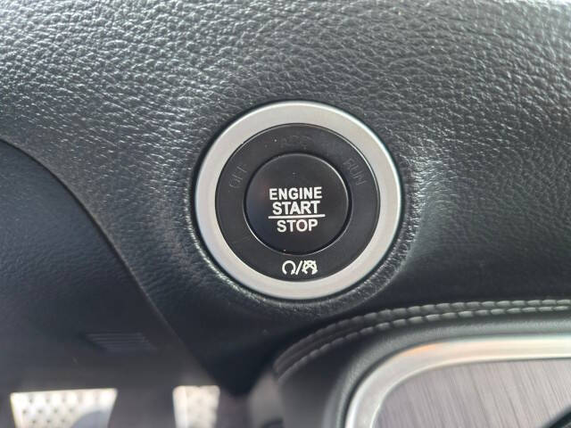 2017 Dodge Challenger SXT