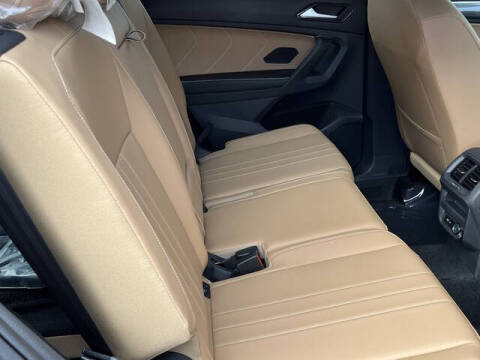 2024 Volkswagen Tiguan SE R-Line Black