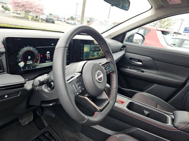 2025 Nissan Kicks SR