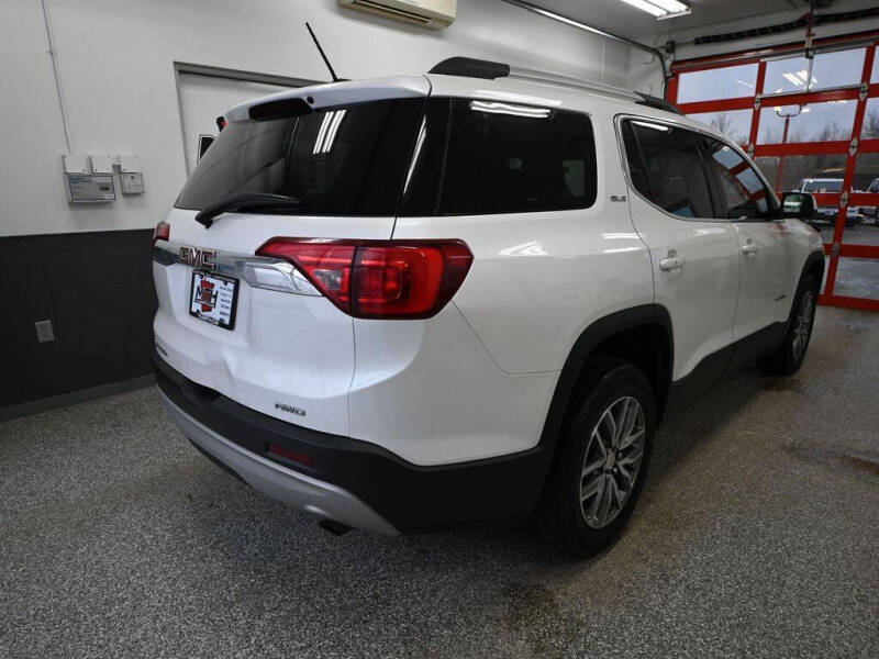 2017 GMC Acadia SLE-2