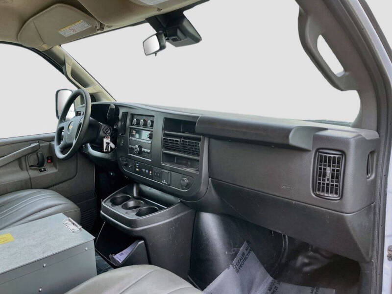 2024 Chevrolet Express 2500