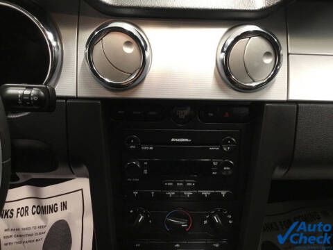 2005 Ford Mustang GT Deluxe