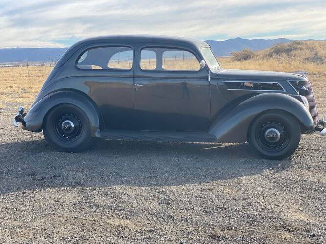 1937 Ford Tudor