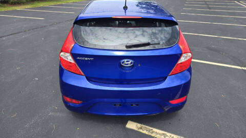 2012 Hyundai Accent SE