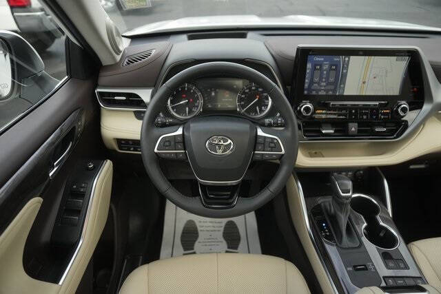 2022 Toyota Highlander Platinum