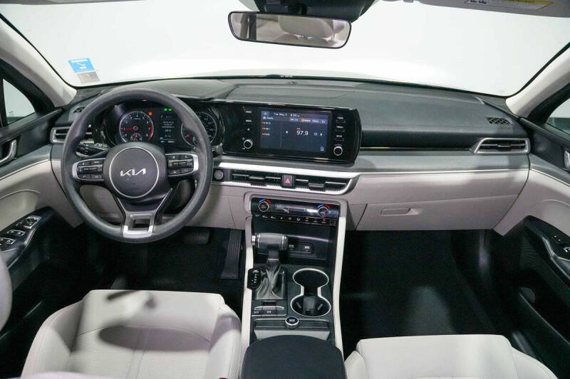 2022 Kia K5