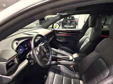 2024 Porsche Macan 4 Electric