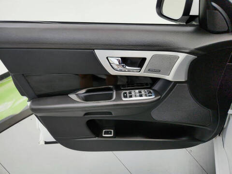 2015 Jaguar XF 3.0 Sport