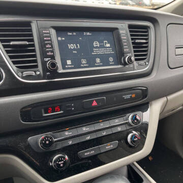 2017 Kia Sedona LX