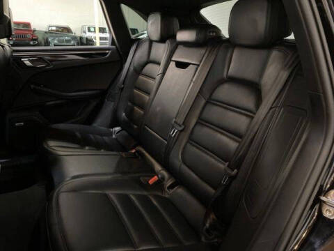 2023 Porsche Macan T