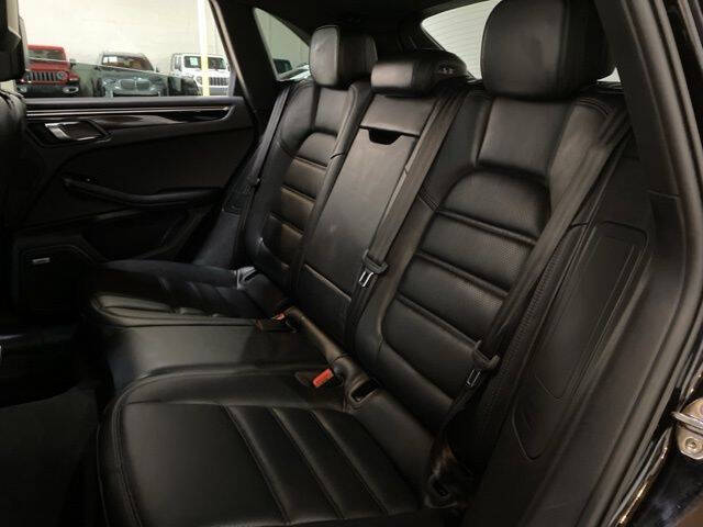 2023 Porsche Macan T
