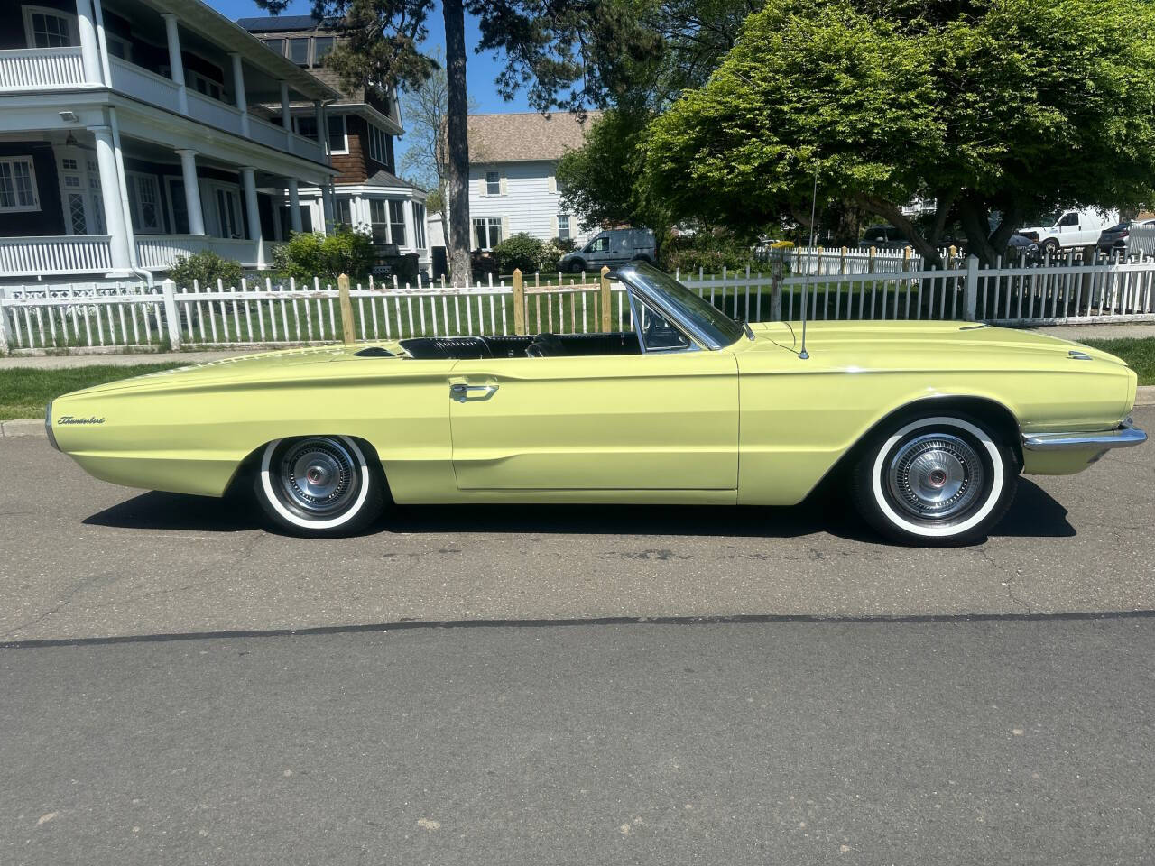 1966 Ford Thunderbird 8