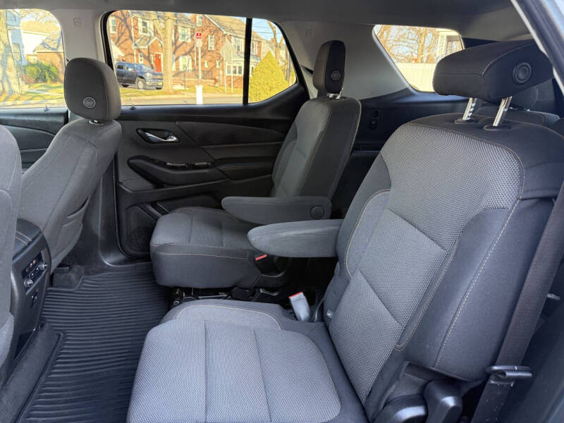 2018 Chevrolet Traverse LT Cloth