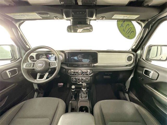 2024 Jeep Wrangler Sahara 4xe