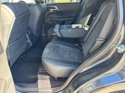 2025 Mitsubishi Outlander SE