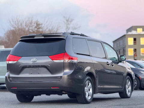 2012 Toyota Sienna