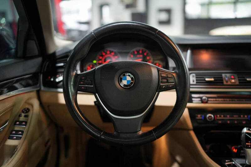 2015 BMW 5 Series 528i