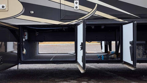 2016 Freightliner XCR Chassis