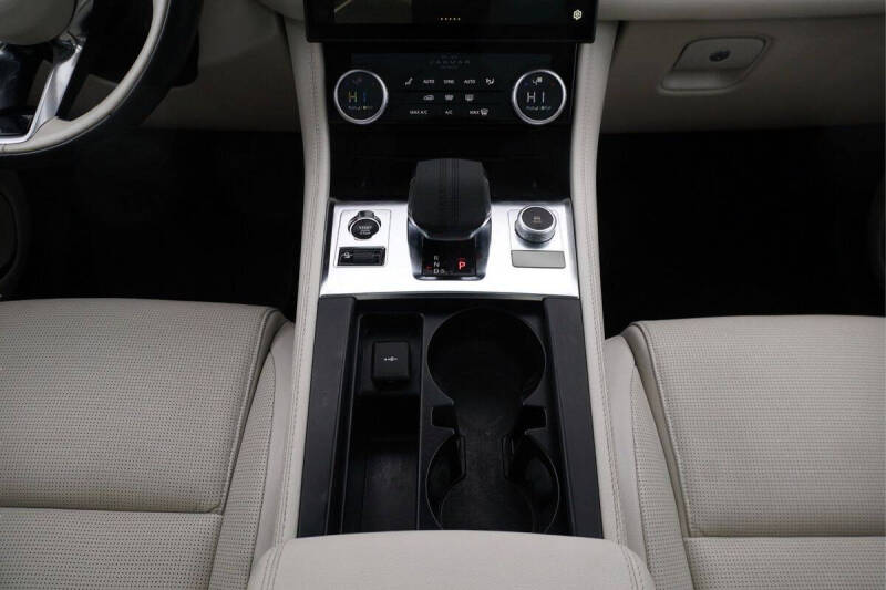 2025 Jaguar F-PACE P250 R-Dynamic S