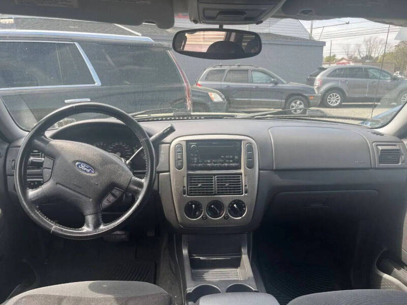 2004 Ford Explorer XLT