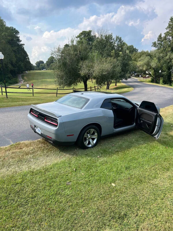 2021 Dodge Challenger SXT