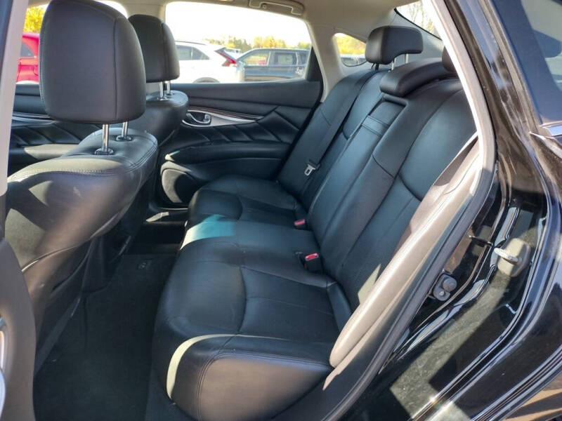 2014 Infiniti Q70 3.7