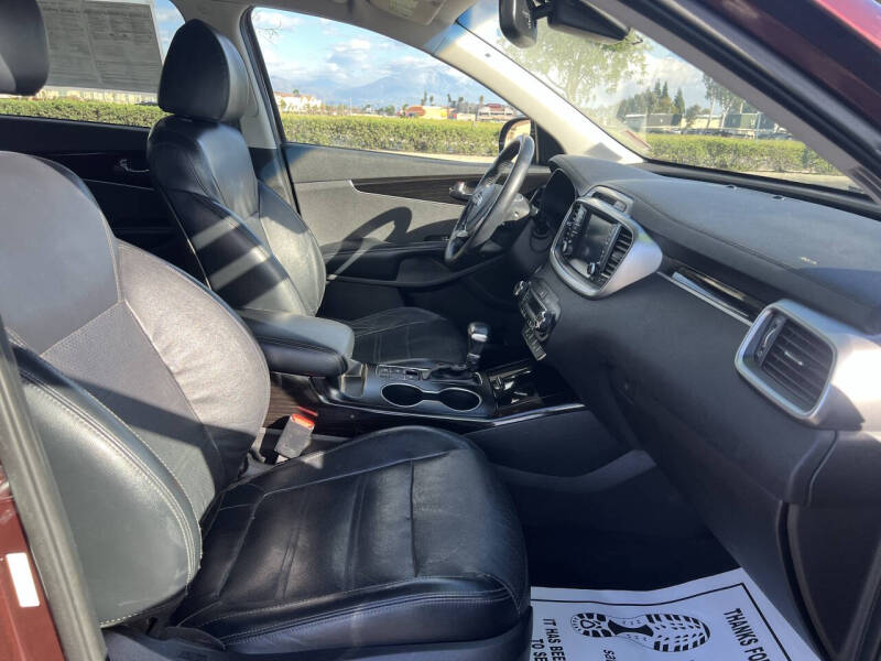 2019 Kia Sorento EX V6