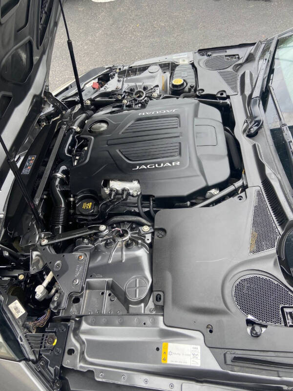 2016 Jaguar F-TYPE R