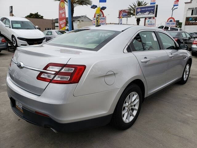 2015 Ford Taurus