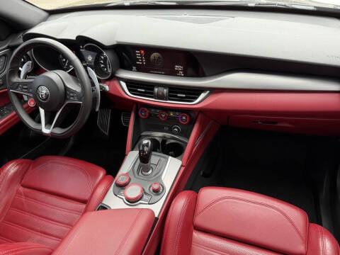 2019 Alfa Romeo Stelvio Ti Sport