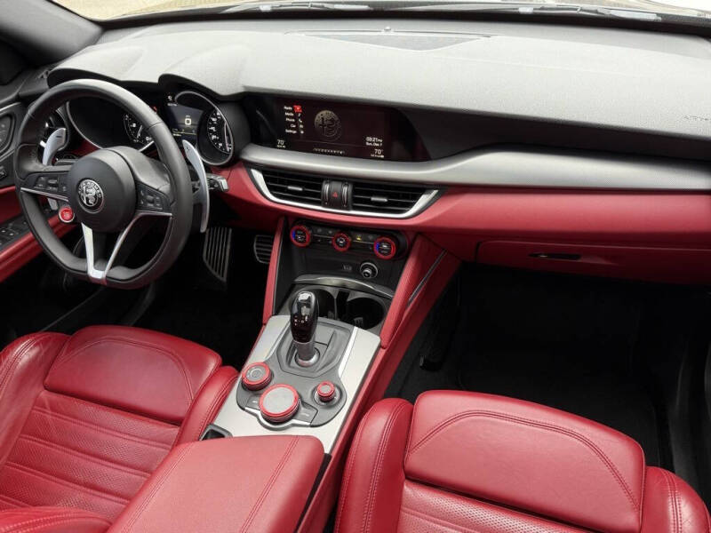 2019 Alfa Romeo Stelvio Ti Sport