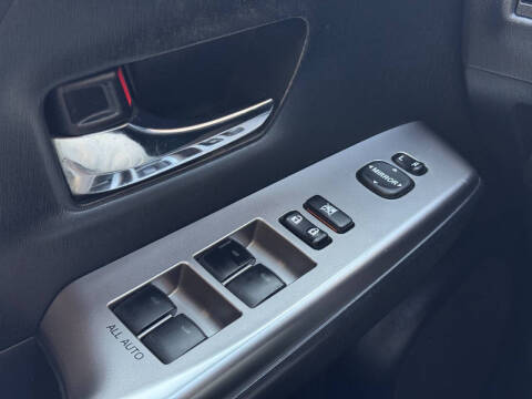 2017 Toyota Prius v Four