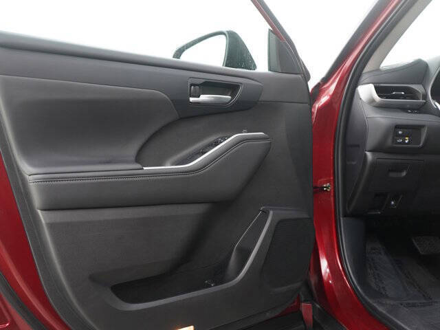 2024 Toyota Highlander Hybrid XLE