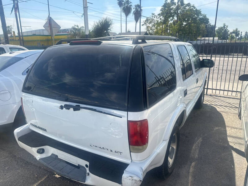 2003 Chevrolet Blazer LS photo 3